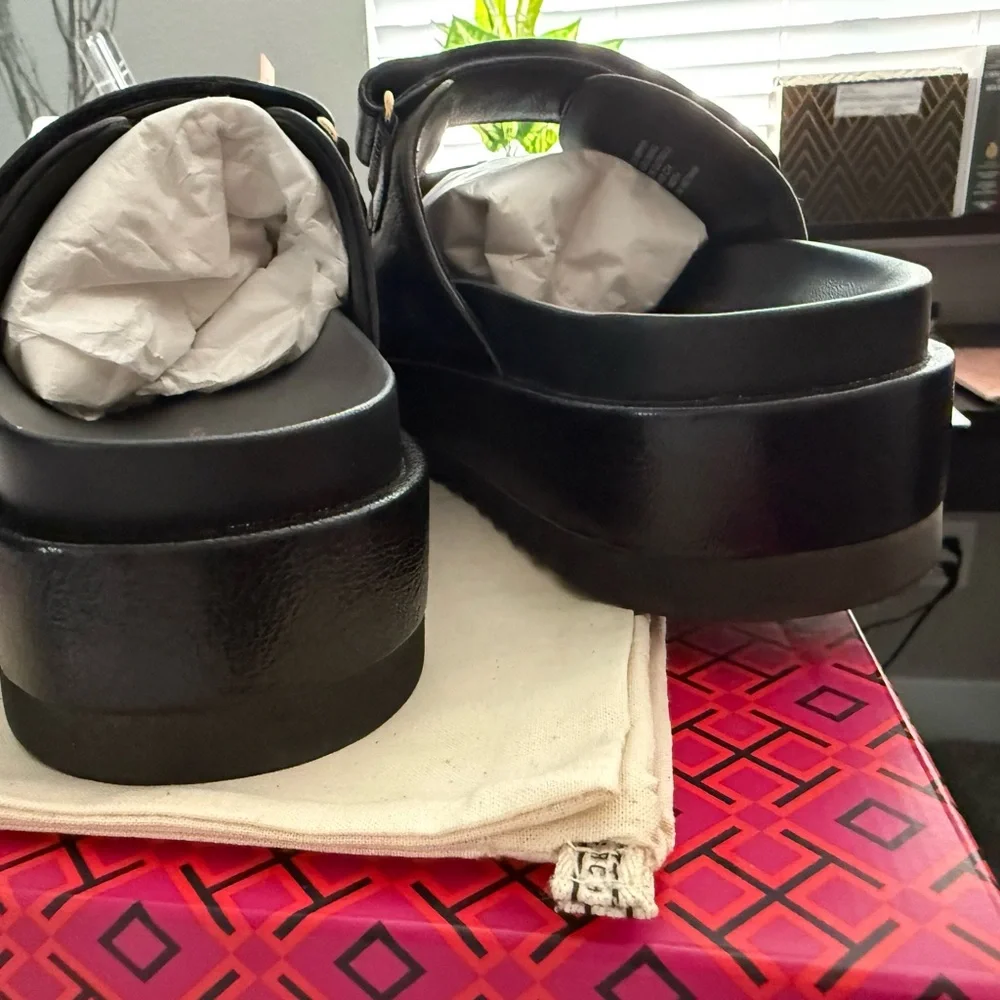 Tory Burch Black Slides with Gold Details - Picture 4 of 6